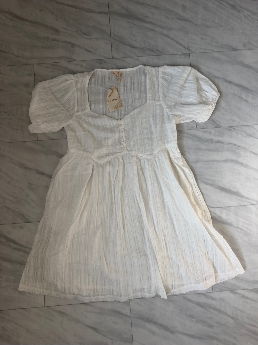 White Puff-Sleeve Cotton dress